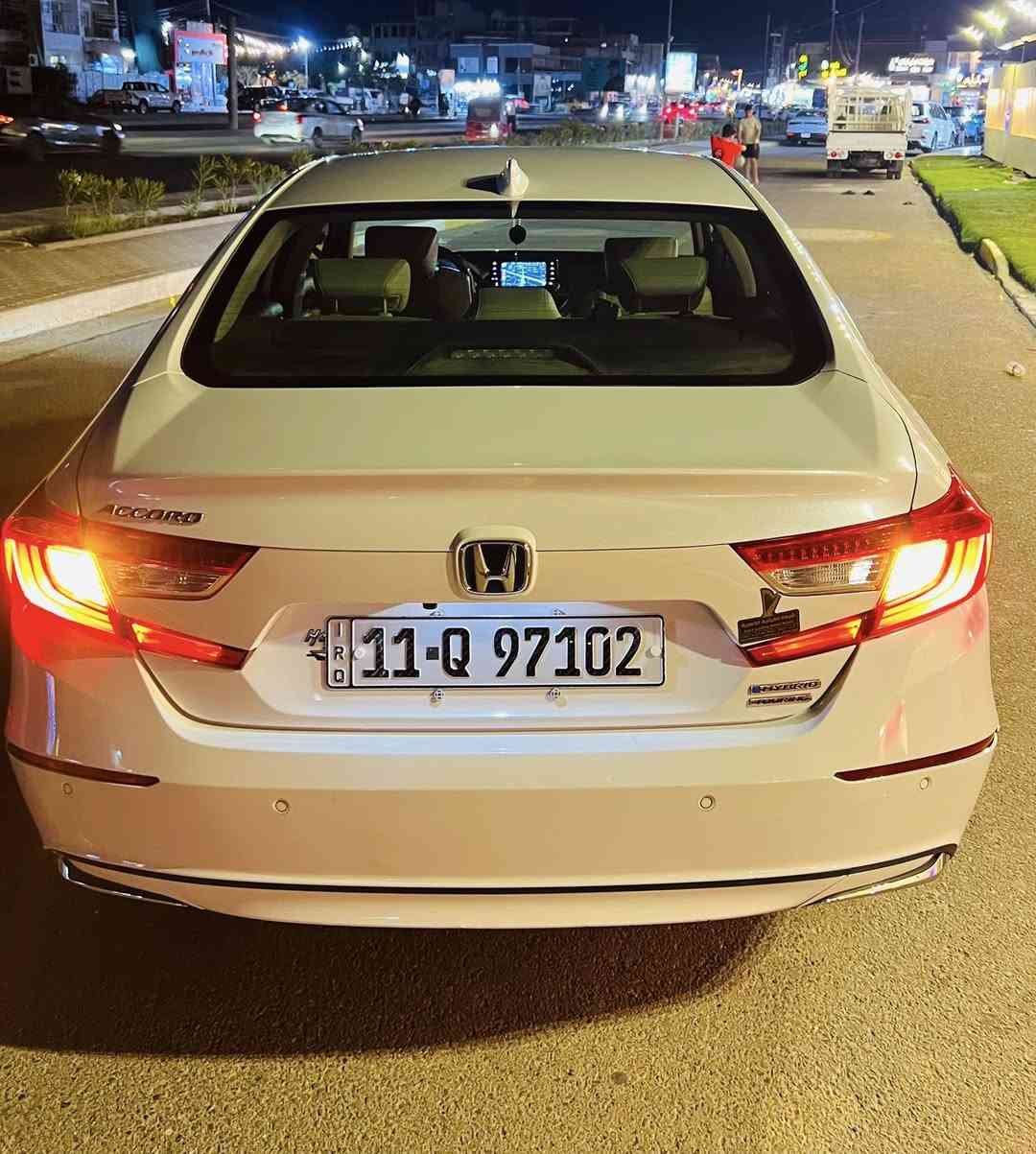 السلام عليكم 
من رخصه الادمن المحترم 

Honda Accord Hybrid Touring2022
وارد امريكي حادثها مال امريكا چاملغ خلفي وراجع بارد فقط وهنا بالعراق انطخ عندي الحافه مال البنيد بدون دواخل وبدون كلشي صار بالبنيد تكحيل على گد ٤ اصابع كرت ممبين
فول مواصفات معروفه مواصفات التورنگ السياره ماشيه 80,000mail
فتحه سلايد روف طگتين 
بصمه ابواب +بصمه صندوق +بصمه تشغيل +تشغيل عن بعد +فول نضام ترحيب 
حساسات اماميه +حساسات خلفيه 
كاميرا دواره 
+كامره محيطيه 
رادار +تحديد مسار +سياقه ذاتيه 
اشاير بالمري 
Ledليلي +Ledنهاري 
لايتات زينون 
كراسي كهرباء كرسي السائق والي بصفه 
كراسي جلد 
كراسي الاماميه تدفئه وتبريد 
الكراسي الخلفيه تدفئه 
مناخ منفصل 
شاشه Hud بالزجاجه الاماميه تقره 
ثلاث وضعيات قياده 
ابل كار بلاي +اندرويد اوتو 
ويل كب بلادي حجم ١٩ 
مساعد اصطفاف 
كروزات سرعه 
السعر 17,500$ وبيها مجال للشراي للاستفسار اكثر 
*********** واتساب 
***********رصيد 
اخوكم عبدالله
