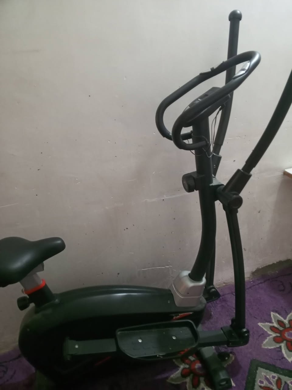 جهاز رياضي نظيف جدا السعر 125  المكان الحبيپه رقم الموبايل ***********
