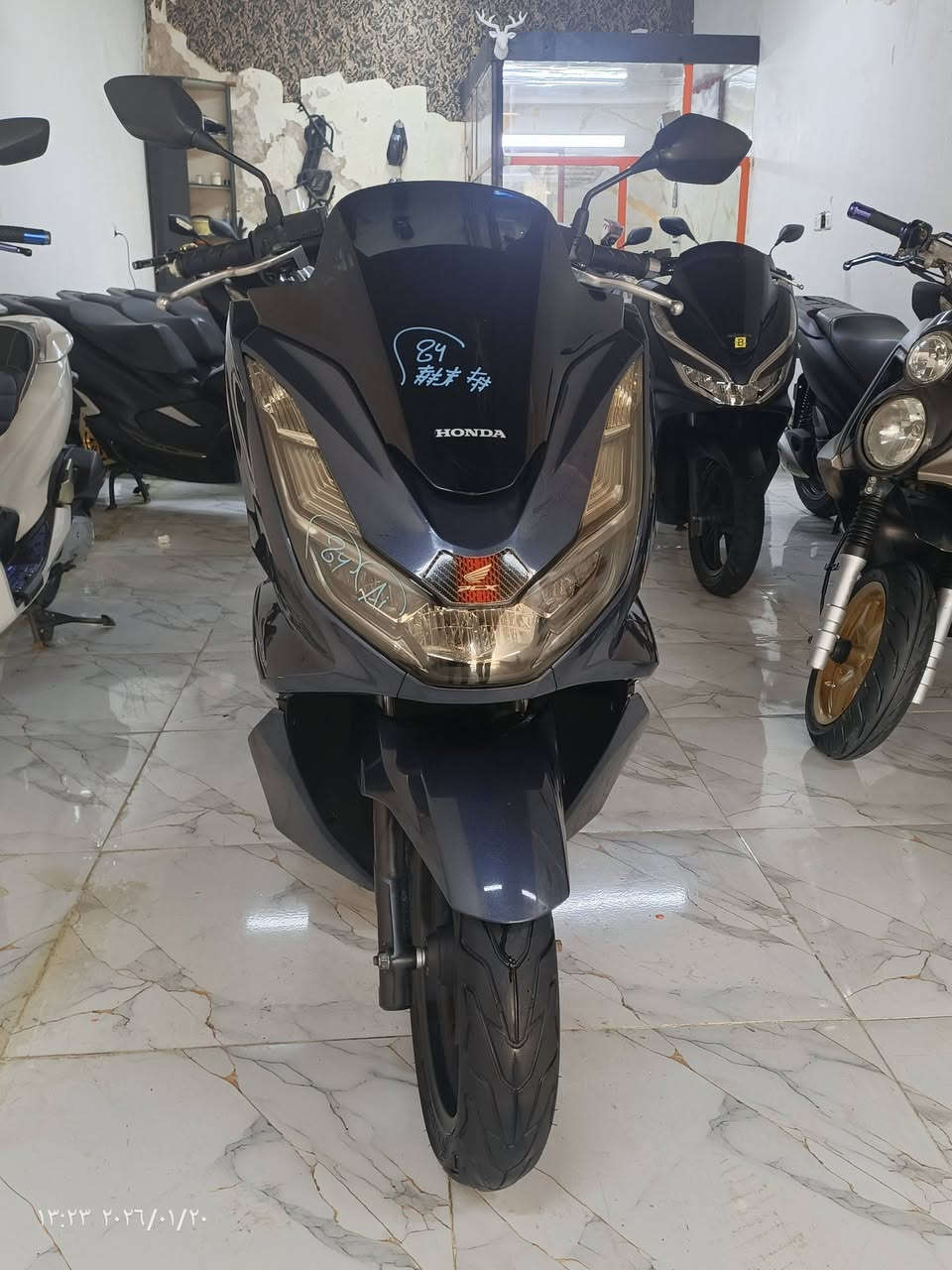 يا الله اللهم صل على محمد وال محمد معرض الطيف الفرع الثاني بغداد حي البتول قرب فلكه حي النصر اليوم نعرض لكم هاي القطعه الجيل الرابع الكفاله عامه الواحد على 1 لا ضربه ولا شخط مقفوله مكينه وكفر ماكينه مفتوح بها برغي ترجع كفر تجاري مصبوغ ترجع السعر جودة السوك 18ونص رقم‏‪***********‬‏
