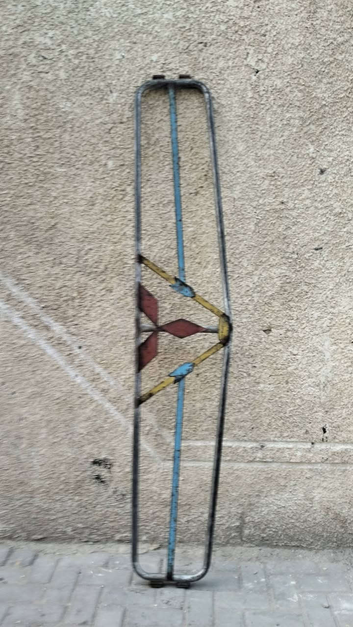 من رخصه الادمن 
كاسحه كنتر و باب سقفيه كنتر للبيع المكان بغداد مدينه الصدر 
للاستفسار ***********
