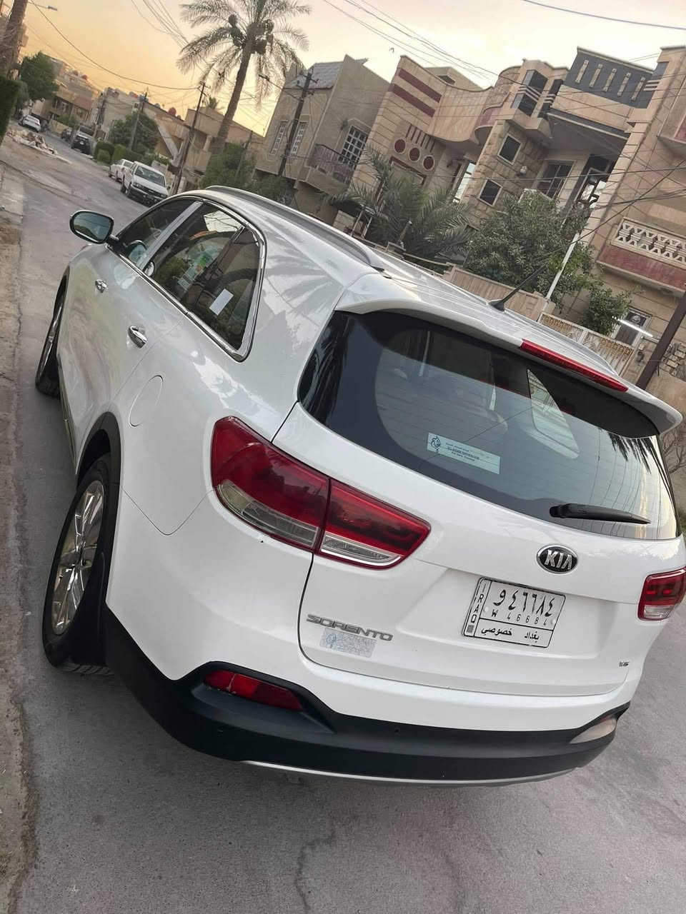 السلام عليكم
سورنتو خليجي 2017
السياره مكفوله كفاله عامه عدا الدعامية الامامية مبدله انضربت بيدي ومبدله اصليه الباقي كله مكفول
سيارة مال بيت
تبريد شغال محرك كير كله مكفول
كشن السايق كهرباء 
قمارة حديد
٧ راكب
محرك 3300 ٦ سلندر
وباقي مواصفات السورنتو المعروفه
ماشيه ١٤٧ الف
جديدة السياره
السعر 20500 وبيها مجال
رقم الهاتف ***********
مكان السيارة بغداد الكرادة
