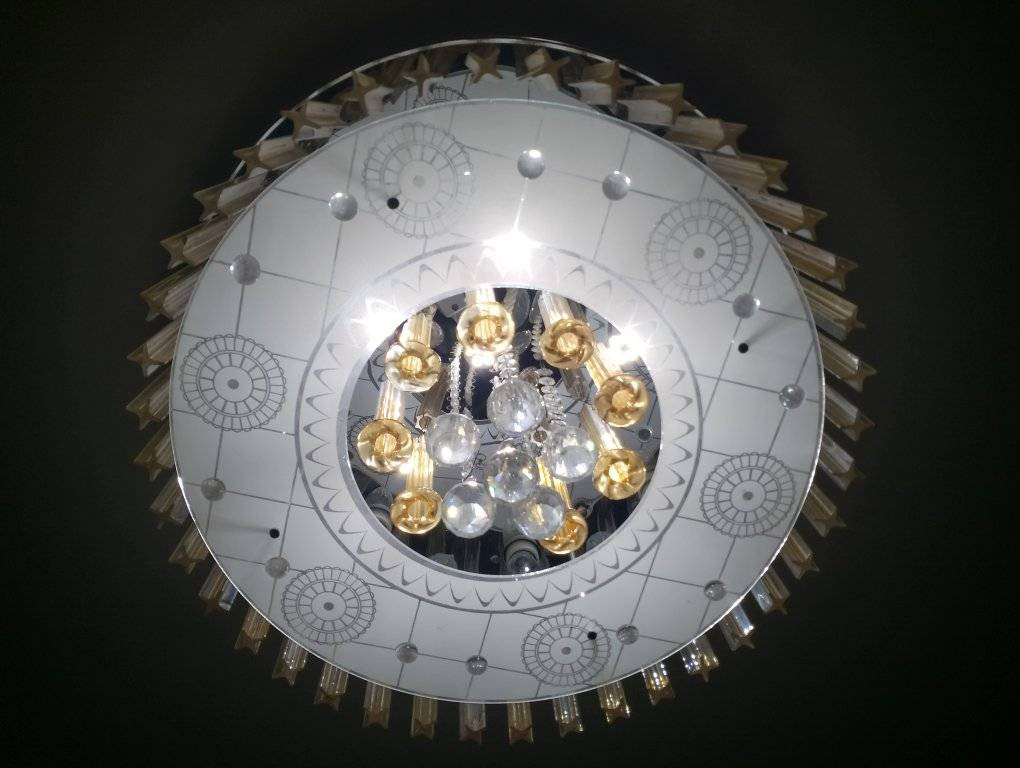 السلام عليكم 
ثريات للبيع أمهات الرام والريمونت ثنينهن ب 150 / للإتصال ***********
