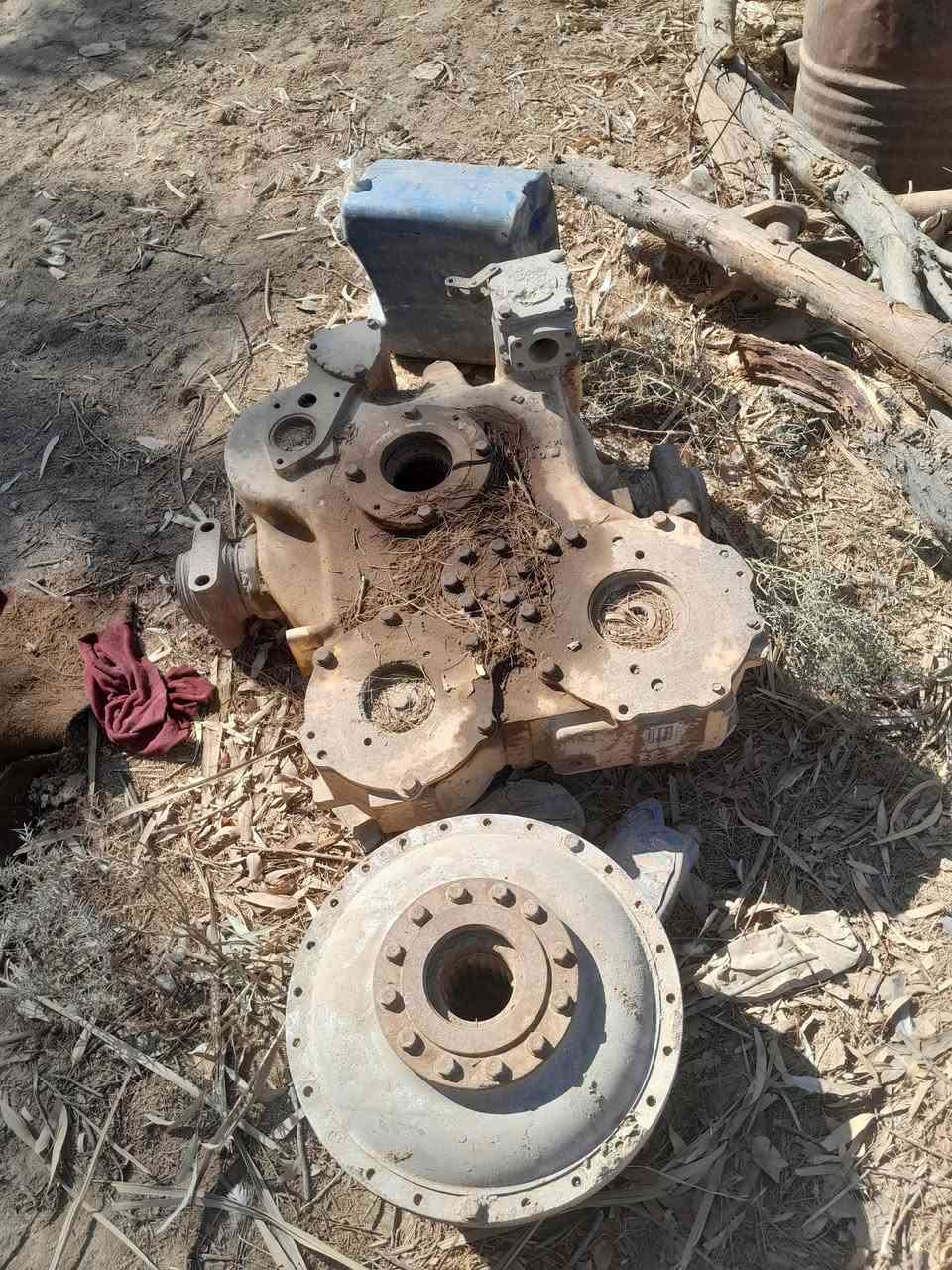 غراض بلدوزر تفصيخ كوماتسو البيع ***********
