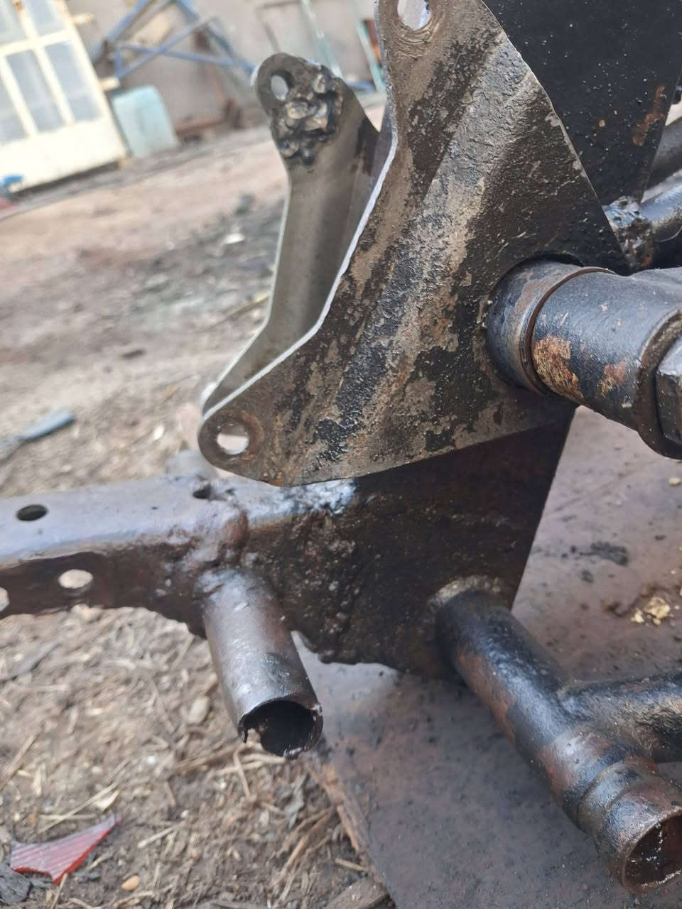 سلام عليكم للبيع شاصي ٨٢ ابو دوبه  السعر ١٠٠ مكاني فلوجة هاتف ***********يوجد توصيل جميع محافظات من رخصت مدير الكروب المحترم
