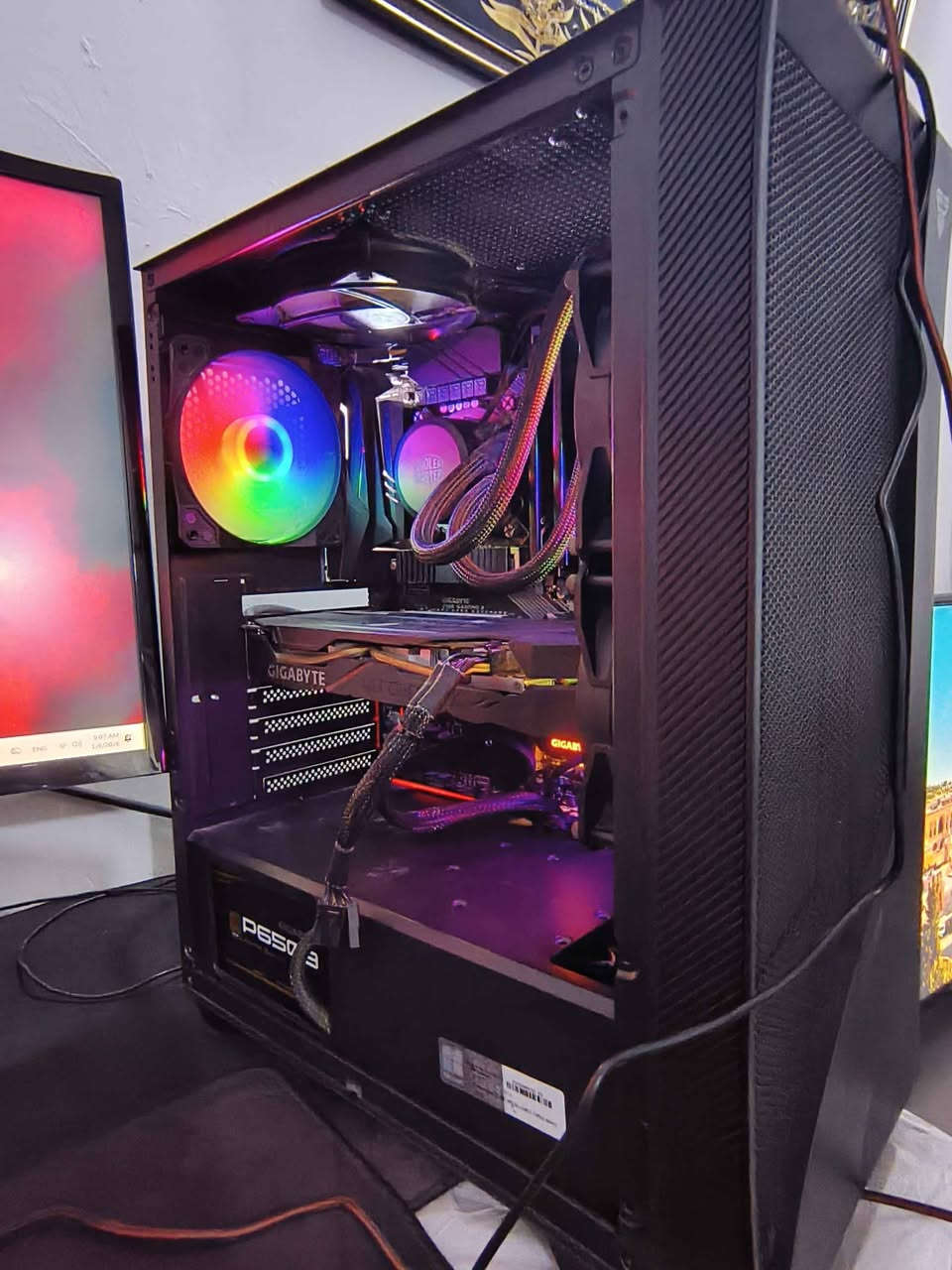 للبيع
كيس + شاشه 
موصفاته
CPU i5 9600K
GPU GIGABYTE 
RTX 2060 6G 
  M.2  256+ hddT2
RAM: DDR4 16GB 
M.b:   Z390 GIGABYTE 
POWER SUPPLY 650+80
تبريد مائي فانين 
موصفات شاشه
سامسونك منحنيه حجمها 27 75هرتز
سعر 680 وبي مجال بسيط 
مكاني شعب 
رقم *********** بغداد, العراق

