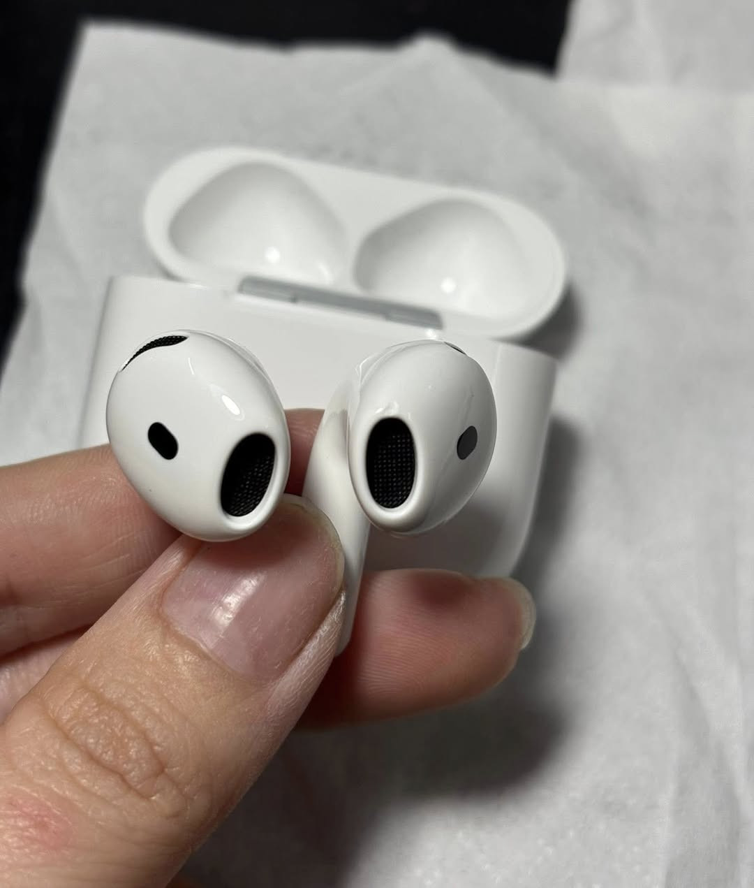 سماعات باله أمريكي Air pods 4 الحديث
اصلي باله أمريكي ، باله مستعمل بس كلش نظيف 
ما مفتوح ولا مصلح بطارية قوية صوت قوي 
بإمكانك تفحص قبل الدفع ، اصلي باله 
سعره 20 قفل قفل توصيل مجاني  نظافة 90% قطع محدودة 
للحجز واتس اب فقط ***********
