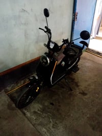 ماطور شحن للبيع كلو شغال مابيه نقص 250 وبي مجال موصل الأيسر 0751062477...