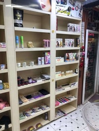 ارتفاع ٢٫٥م • عرض ٧٥سم • ٨ رفوف