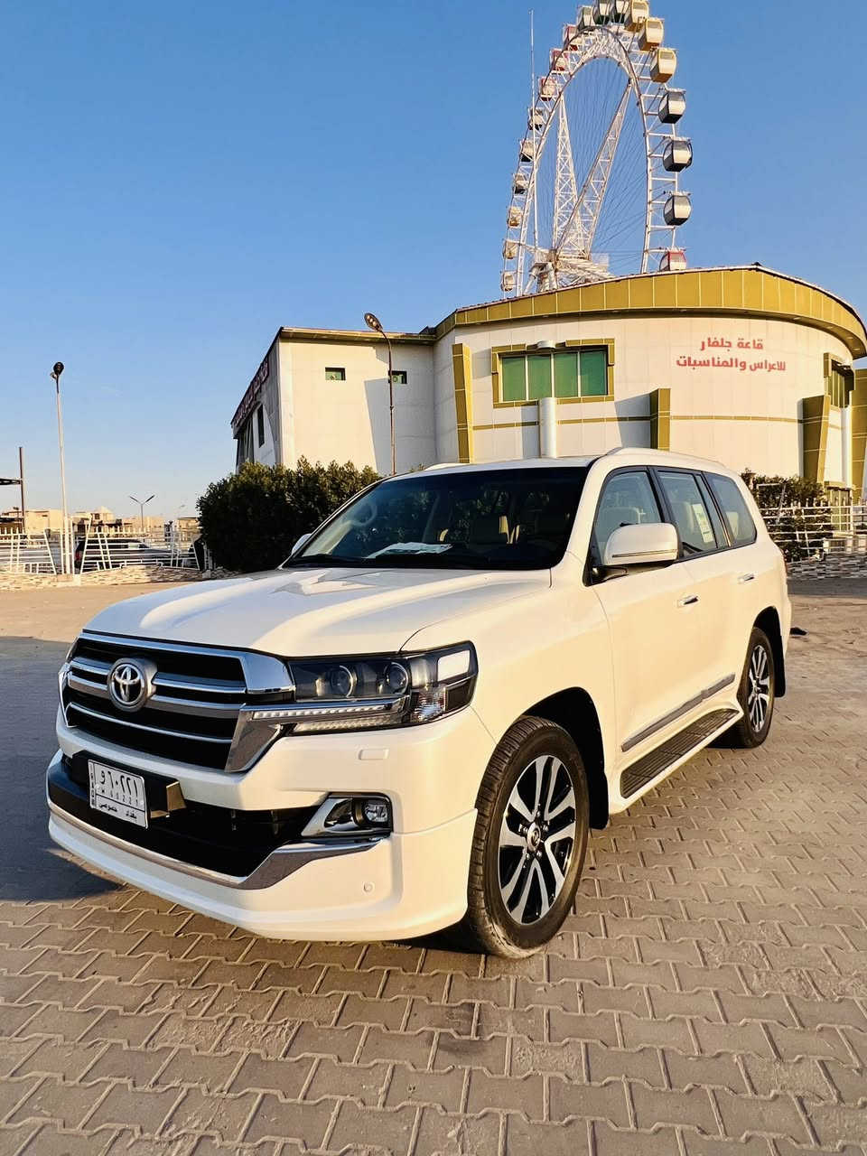 السلام عليكم
لاندكروز 2019 ماشيه 93 الف كافله عامه بيها بالجاملغ الايمن الامام 3 أصابع بارد مكينه 8 سلندر تخم تاير حديدي حداده جديده السياره ساز جلد بقلاوه فول فول مواصفات السعر 530 وبيها مجال البصرة الزبير  الاستفسار اكثر ***********
