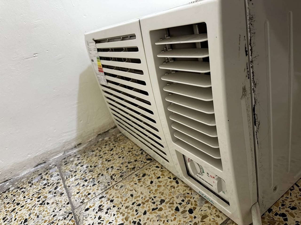 السلام عليكم حبايب للبيع مكيف 2 طن ممتعوب مشتغل قليل ونضافة كدامكم اي عيب مابي سعر (300) وبي مجال حبايب *********** الإسكان عنوان
