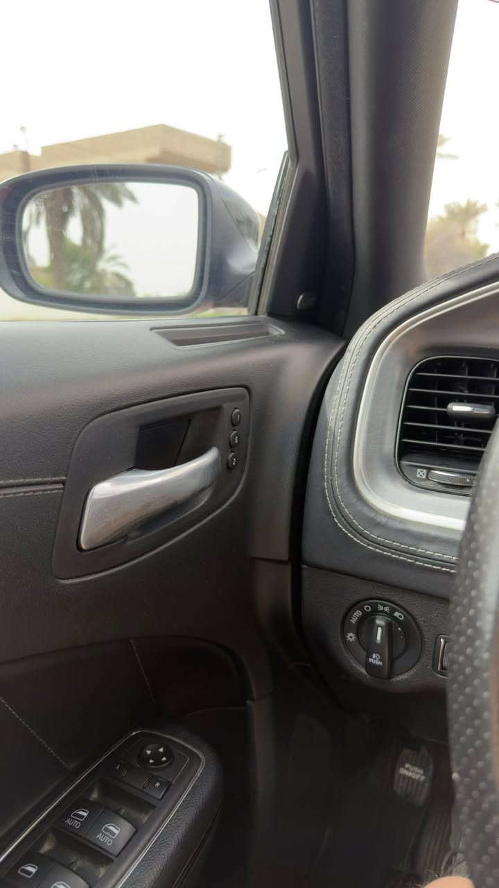 السلام عليكم رمضان كريم
دودج تشارجر 2021 دايتونا 
وارد امريكي ضربتها جاملغ وبنيد بنيد تعديل جاملغ تبديل بدون شواصي بدون لغود ايرباك ستيرن ودشبول طاك 

السياره ماشية 110الف كيلومتر 87الف منها بامريكا هنا ممشت 20 الف وضع المكينة و ضغط الزيت و تنميرات الكير مثاليات و ولا غلطة ماشاءالله ناعمة كلش وهادئة و ترايها يونس 

مواصفاتها 
داخل كنتاره ومخمل و دشبول جلد يدوي و مختمة دايتونا بكل مكان 

الكشنات الامامية كهرباء تدفئة وتبريد و تحكمات و مساج والخلفيات تدفئة
 
واكيد شاشة 8.4 و كامرة خلفية و حساسات خلفية 

و انظمة قيادة هواي بيها وتحكمات بالكير وبالمكينة وبالسسبنشن سستم ( سوبر تراك باك كونترول ) ولانج كونترول 

ولان السياره دايتونا تجي شوتة رياضية مفتوحة مال هيلكات و بوبات الاكزوست مال هيلكات و الدبات الخلفية اكيد دبات سود مال اس ار تي وكله بلادي 

عليها تفريغ وبرمجة سيفتي من البطل مصطفى ايكل
 
رقمها اربيل باسمي بنفس الاسبوع نحول 
مكانها بغداد الكرخ 

267$ وبيها مجال اكيد

واذا شفتها غاليه اخذلك ارتي عمية بيضة ب 230🥰


**إذا كنت صاحب هذا الإعلان وتريد حذفه لأي سبب، رجاءا أرسل رسالة إلى الدعم الفني**