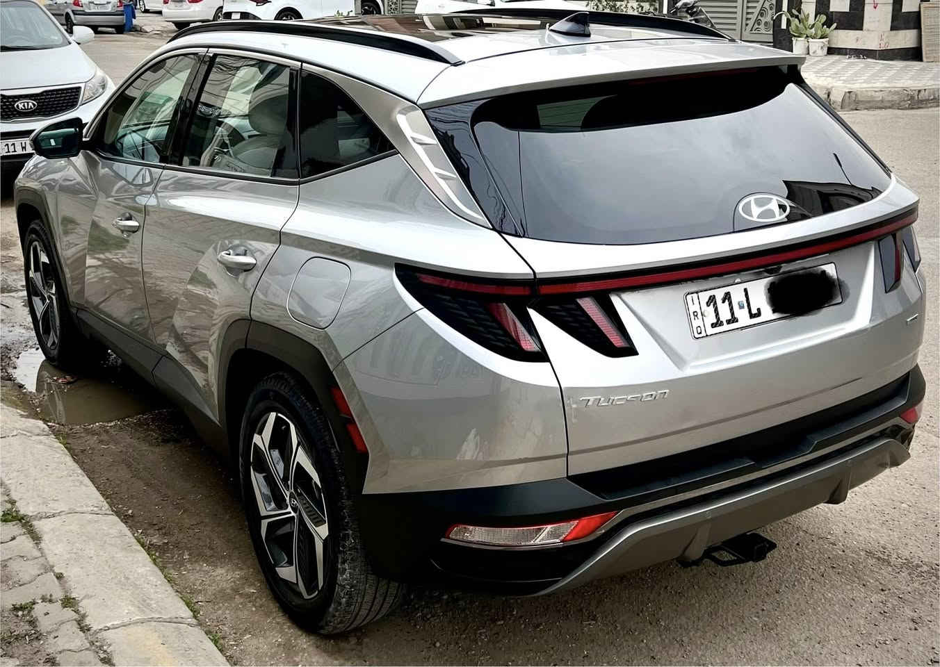 HTRAC ( توسان خاص ليمتيد )
‎مواصفات خاصه لمتد 1/1 VIP بانوراما
‎ صور  الحادث موجوده ‎
 ‎محرك 2500بانزين .
ماشية 53 الف كيلو متر  ‎
وراد امريكية 🤖 

‎1- بصمه + بصمه ابواب لمس
‎2- بانوراما 
‎3-كيج الكتروني متغير 
‎4- ( كاميرات عدد 5 ) 
‎5-كير دكمه 
‎6-نقط عمياء
‎7-رادارات امامي خلفي جانبي
‎8-قيادة الية 
‎9- تتقدم للامام وللخلف ب بصمه
‎10-هندبريك بصمه
‎11-كشنات جلد ابيض
‎12-كشنات كهرب
‎13-كشنات خزن ميموري
‎14-كشنات تبريد وتدفئه امامي خلفي وتدفئه استيرن
‎15-بك لايت لد
‎16- لايت لد + زينون
‎17- شاشة كبيرة لمس
‎18- تثبيت سرعة
‎19- من تشغل اشارة يقلب الكيج كامره
‎20- شارة جانبيه
‎21- ويل كب كبير كروم
‎22-تحديد مسار 
‎23-صندوق كهربائي
‎24- فول تحكمات ستيرن
‎25-تبريد لمس
‎26- السماعات شركة BOSE
‎26- شحن وايرلس
‎27-نظام gps خرائط
‎28- شفتات كير ب ستيرن
‎29- حساسات امامي خلفي
‎30 - تشغيل عن بعد 
‎31 - اوتو بارك 
‎32 - المرايه الوسطيه (اوتو دم ) يعني الي وراك مشغل عالي المرايه اوتماتيكي اصير سوده 
‎33 - مود ادرايف ( اقتصادي - سمارت - سوبر - وثلجي )
‎34 - سياره فور ويل اج تراك 
‎35 - نظام نزول منحدرات 
‎36 - نظام اضاءه داخليه لدات متغير الالوان ( الون الي تريده موجود )
‎37 - نظام التبريد دفيوز تبريد من كل الجهات ( يعني مو بس فتحات التبريد ال 4 ينطن تبريد لا الدشبول كله ينطي تبريد عن طريق فتحات موجوده بالدشبول )
‎38 - تبريد قطعتين امامي خلفي 
‎39 - فول سستم ايرباك ( ايرباك استيرن و ايرباك دشبول وايرباك بردات و وايرباك مقاعد ) كلهن سليمات
‎40 - الداخل لونين واسود 
‎41 - شاشه بيه ابل كار بلي 
‎‏42 - AUTO HOLD
‎
‎وباقي مواصفاتها معروفة فول فول

‎الاستفسار الاتصال على الرقم 
***********
