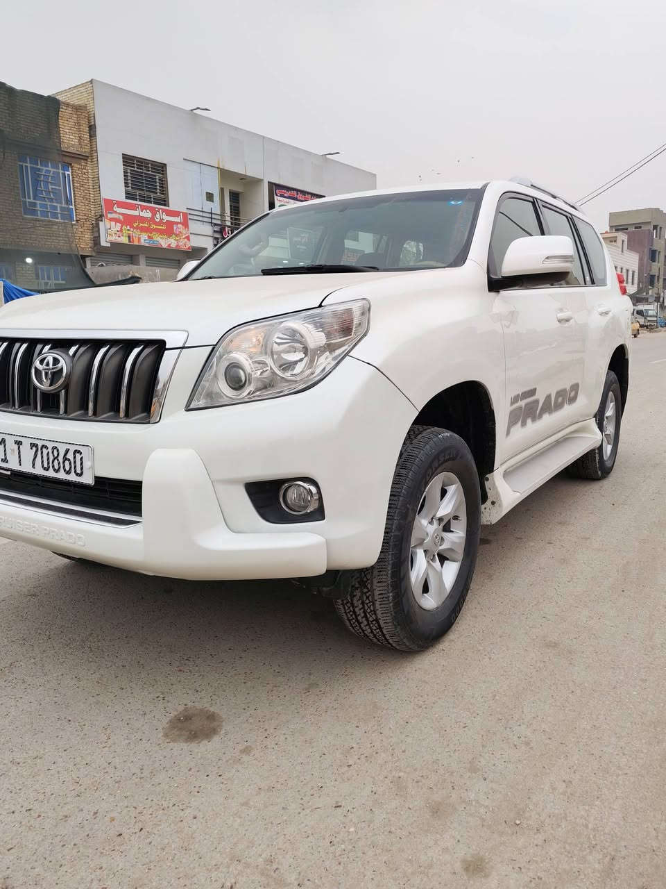 برادو 2011 خليجي مكفوله كفالة عامة لا ضربه ولا صبغ فقط بارد في جاملغ الامامي لون ابيض لؤلؤي
السعر 195$وبيه مجال حك جيه بسمي شخصيآ
مواصفات نص فول مكينه ٢٧٠٠ شاشه كبيره اندرويد تبريد لمس ثلاجه داخليه مري شفط تحكم ستيرن كامره خلفيه نضام ايكو اقتصاد بانزين مانع الانزلاق حساسات خلفيه اشاير بلمري ٧ راكب ٣قطع تبريد فورويل درايف داخل بيجي وبيها مواصفات اكثر سياره ماشيه ٢٨٦ سياره  رقم بغداد جديد هزه وفحص جدد سنويه ٢٠٣٠ تحويل ثاني يوم عنوان بغداد 
للستفسار ***********
