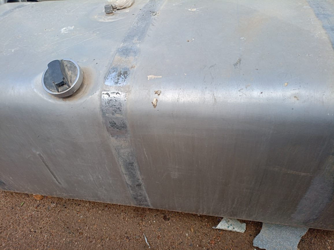 السلام عليكم تانكيات للبيع وصالنصه سكانيا تانكيات ٢/٦٠٠لتر جدد مكانهن البصرة الزبير ‭٠٧٨٠ ١٢٤ ٩٣٧٧‬
