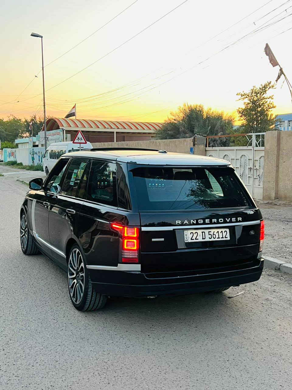 السلام عليكم للبيع او مراوس حسب القناعه  رانج روفر فوك ٢٠١٣ اوتو باي كراف السياره كفاله  عامه من كلشيء كير محرك صدر امامي  خلفي كفاله السياره ماشيه ٩٠٠٠٠km الف السياره بدون اي نقص المكان بغداد. شارع فلسطين السعر 340$ واي استفسار اتصل علئ هذا الرقم ***********

