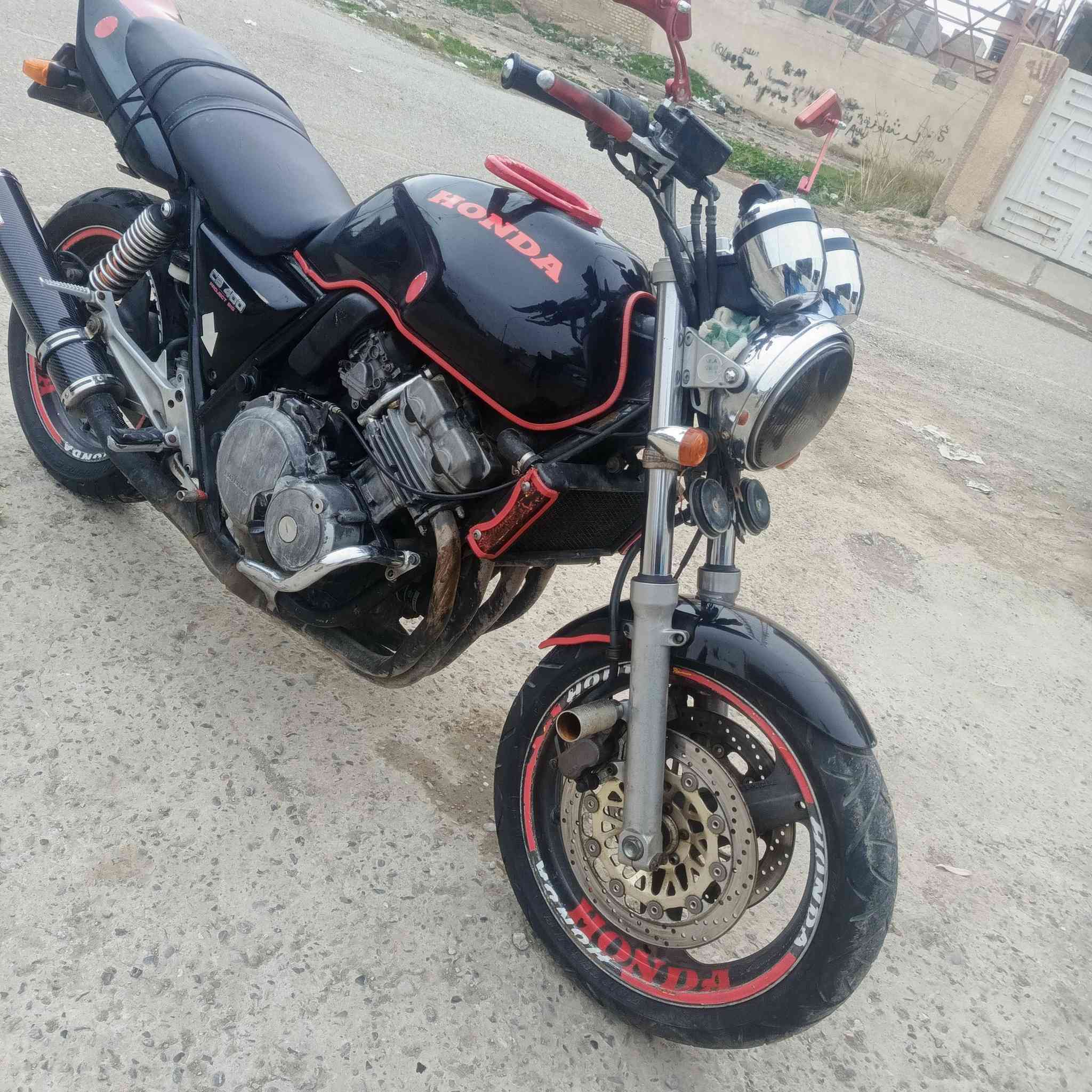 السلام عليكم غوالي من رخصت مدير لكروب/هاي دراجه للبيع سيبي فور محرك 400رقم سنويه  ديالى دراجه بسمي مكان ديالى بعقوبة  دراجه مكفولة كفاله عامه بس شراي يتصل اخوتي السعر 24/***********هذا رقمي بس تصال /***********هذا رقم بس الوتساب
