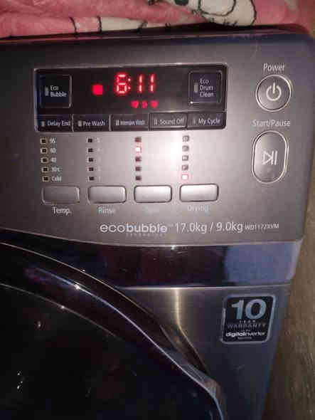 للبيع غساله ال جي ١٧ كيلو نضيفه وشغاله فول اوتوماتيك كلشي تغسل مكانهه صويره حي العسكري السعر ٥٥٠ وبيهه مجال قليل لتواصل علرقم ***********
