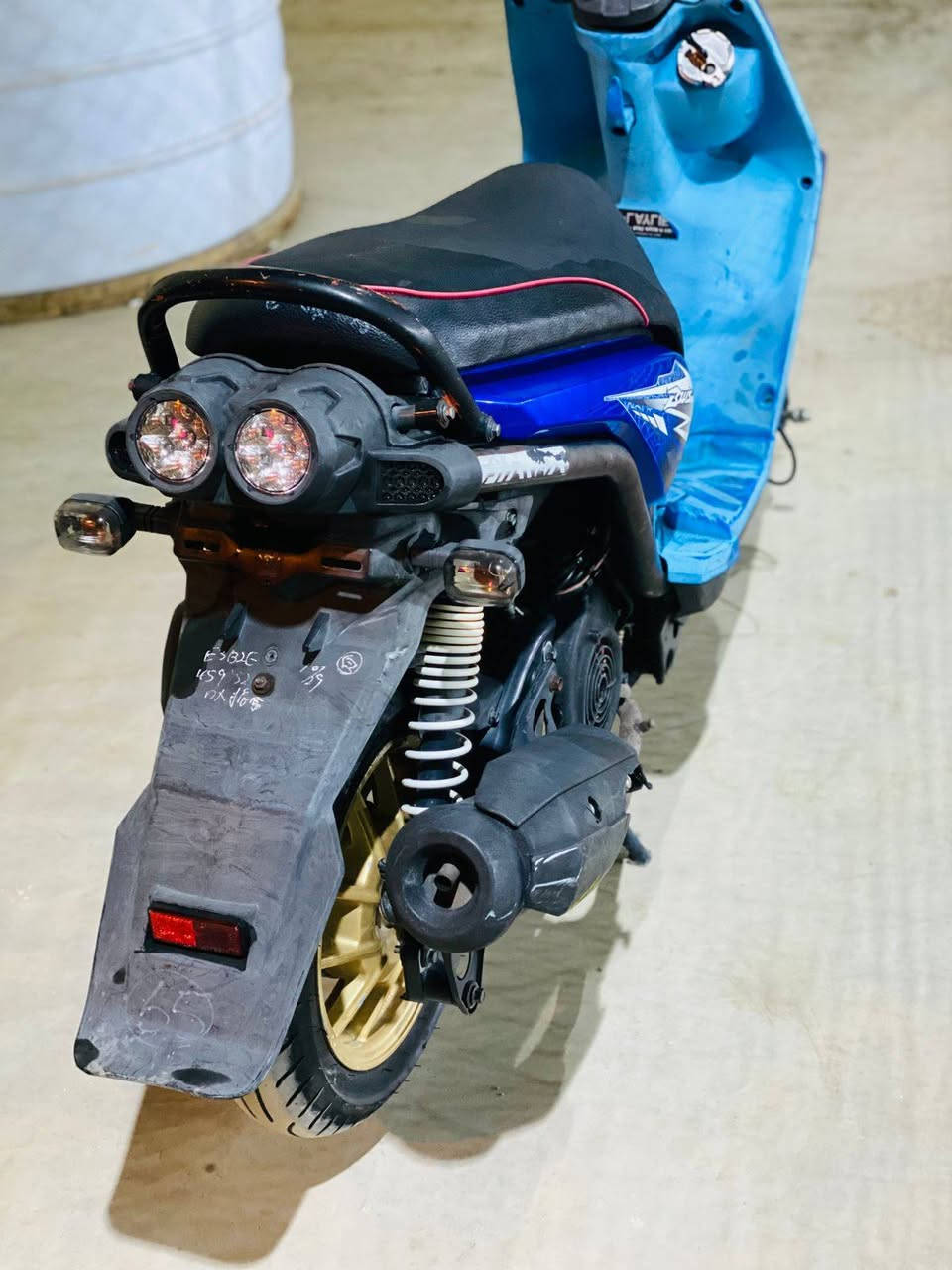 سلام عليكم سكنس جبلي البيع كفاله من كلشي عليه تزويد صارله 5 شهر من طالعه من الحاويه مال زيتون وصل موجود مكان ناصريه مجمع تينه سعر مليون 100وميه وبيه مجال قليل ***********
