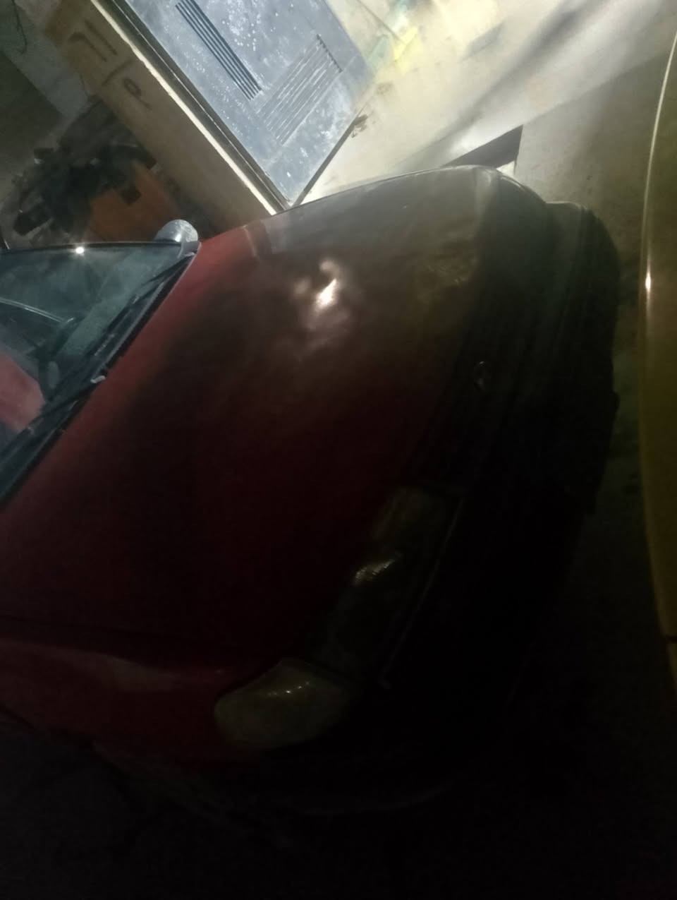 السلام عليكم سياره هونداي بوني للبيع شرط الحويل كاربون بانزين محرك كير شرط الكشر كدام العين السعر 15 وبيها مجال للشراب وعتذر على بيع بل دين لان محتاج فلوس ***********
