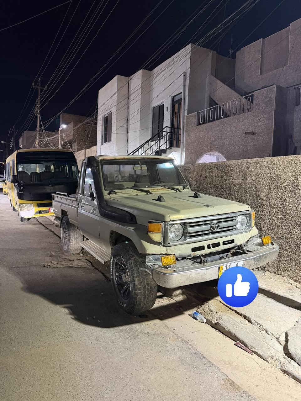 السلام عليكم
للبيع لاندكروز او حوثيه شاص 

موديل 90

رقم بغداد الجديد 
سياره مجازه مكينه بلاد 
كير 6 نمر 
فور ويل 
تخم تاير ويل كب 
كهربائيات كامله 
السعر 75 وبيها مجال قليل مكاني بغداد 
***********
