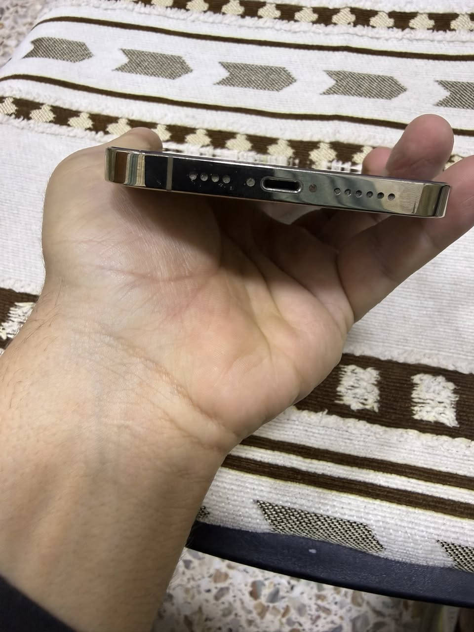 السلام عليكم

iPhone 12pro max 

الذاكره 256

بطاريه81حقيقي 

الجهاز مكفول كفاله عامه 

اووين ميعجبك تفحصه 

وانطيك بي ضمان 2يومين

زلغ مابي استخدام مال بيت

 كارتونه وشاحنه وسماعات 

بغداد اللعطيفيه قرب نادي الزوراء

السعر 525 وبي مجال
***********
