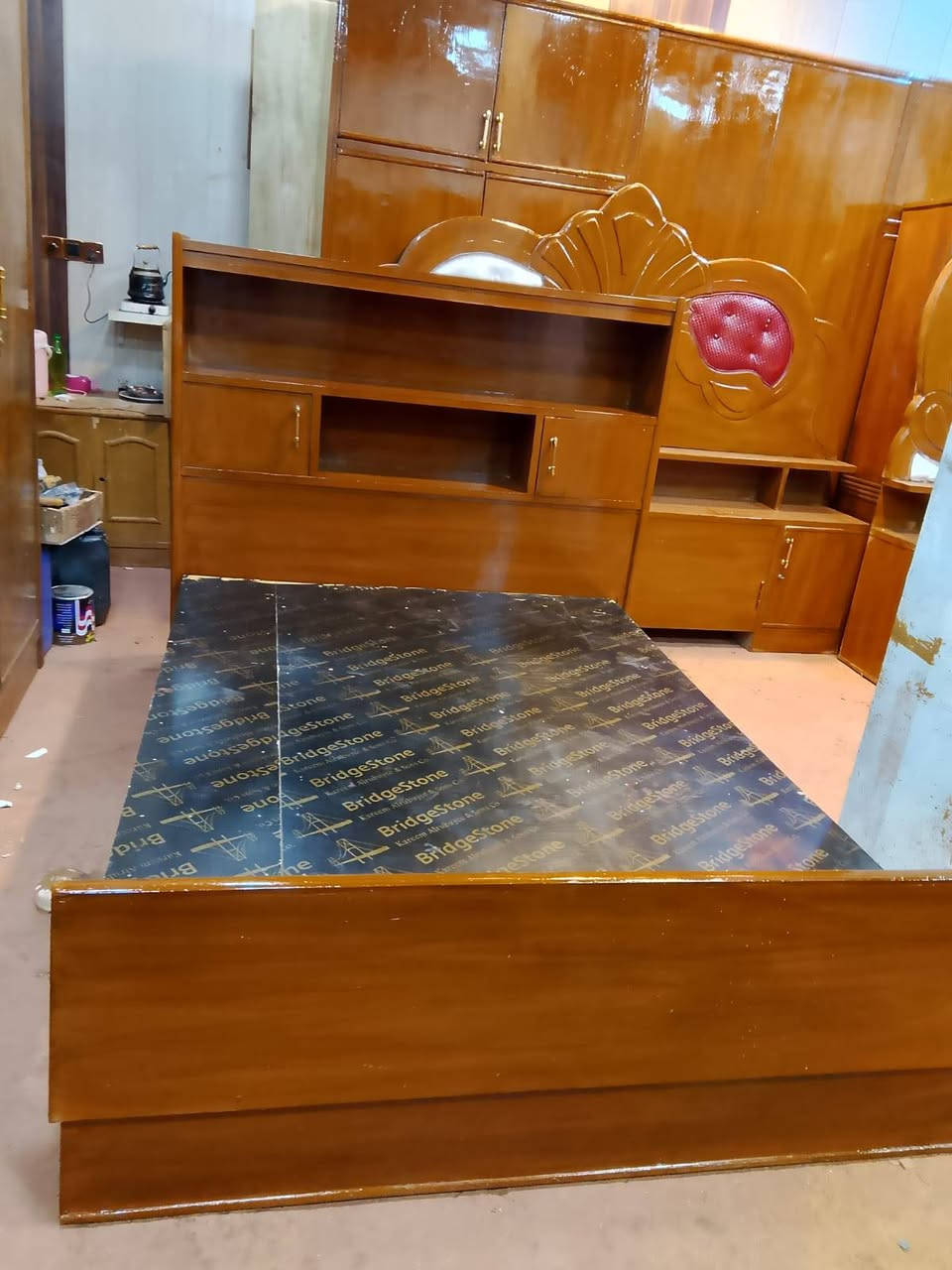 غرفه ام خمسه نجاره اخت الجديده البيع السعر اربعميه وخمسين ألف وبيه مجال الحله ابو غرق وتساب او تصال ***********مصطفى النجار
