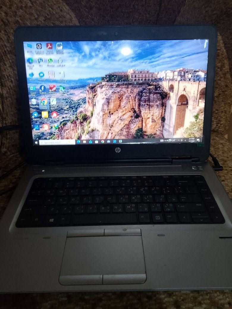 السلام عليكم لابتوب hp نظيف شغال العنوان موصل الايسر *********** يوجد واتساب
