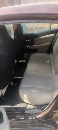 سياره كرايزر 200 ادوات مديل 2012 السعر 20 ورقه وبيه مجال قليل السياره ...