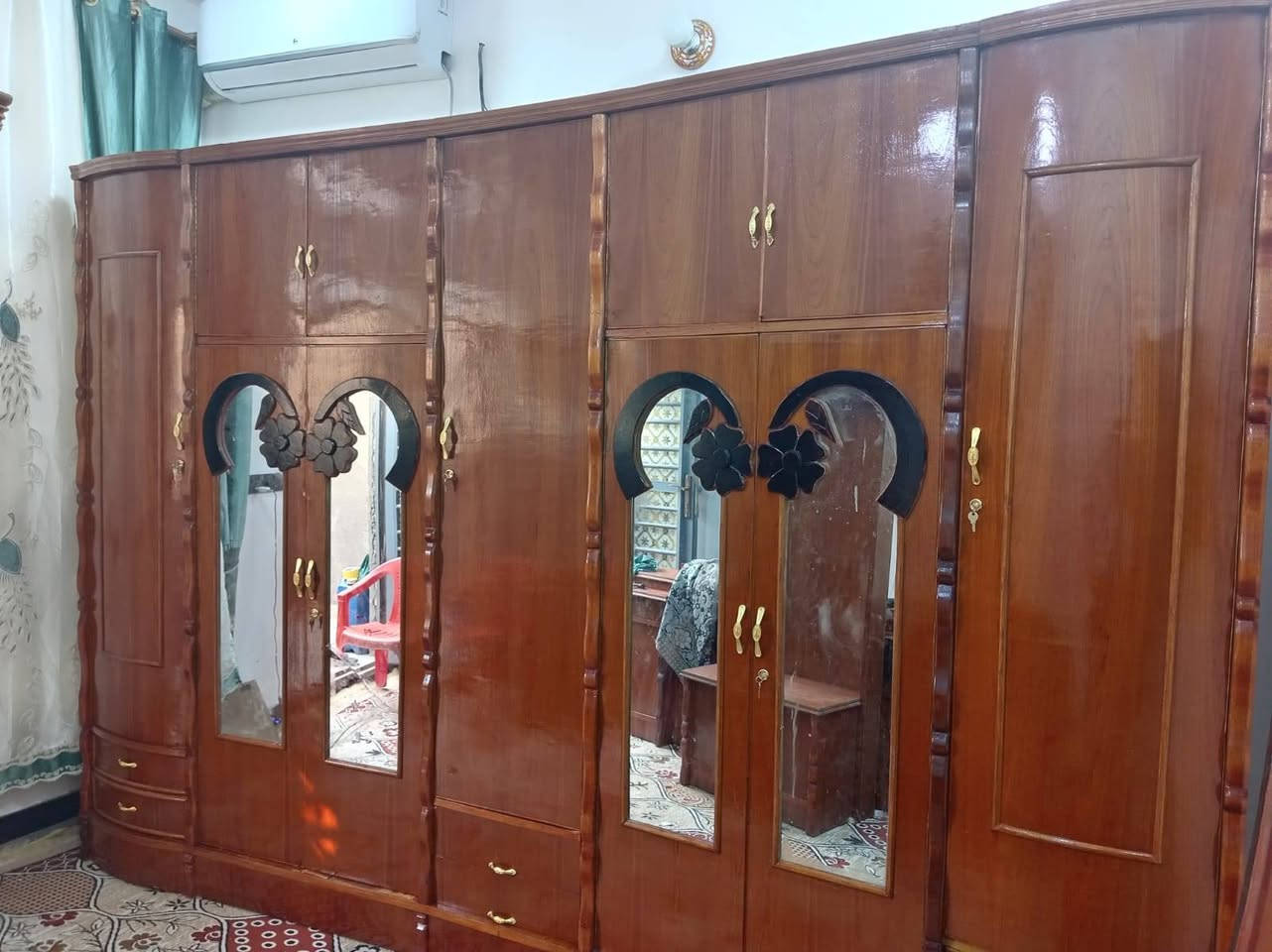 سلام عليكم غرفه نوم نضافه 90 بلميه صاج داخخل خارج ام 7 يوجد توصيل للستفسار عله الرقم *********** بي فقط واتساب
