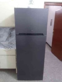 للبيع غرفه 6 قطع السعر 100 فراش السعر 50 ثلاجه السعر 350  كاونتر 3 قطع...