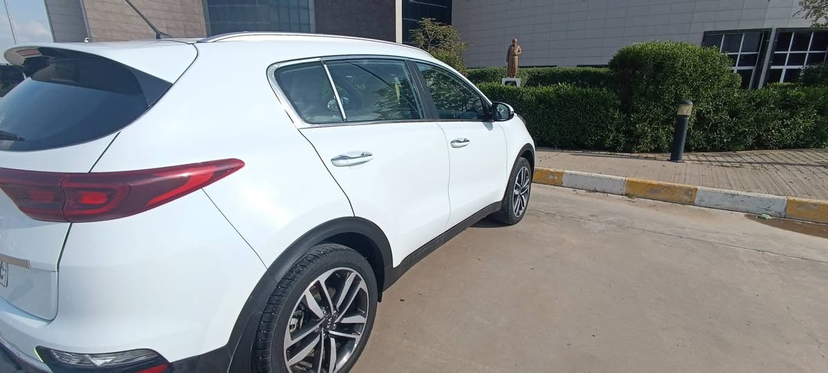 كيا سبورتج خليجي ماشية 46 الف حقيقي سيارة جديدة بمعنى الكلمة رقم سليمانية لوحة جديدة سنوية جديدة بأسمي  2031 تاريخ الانتهاء سيارة مواصفات اعتيادية شاشة كاميرة حساسات امامية وخلفية ويل حجم 19 مرايات شفط اشاير بالمري سيارة بيها بارد كلش قليل بالصندوق مأشر بالصورة مكان السيارة كركوك السعر 210 ورقة للاستفسار *********** كركوك, العراق
