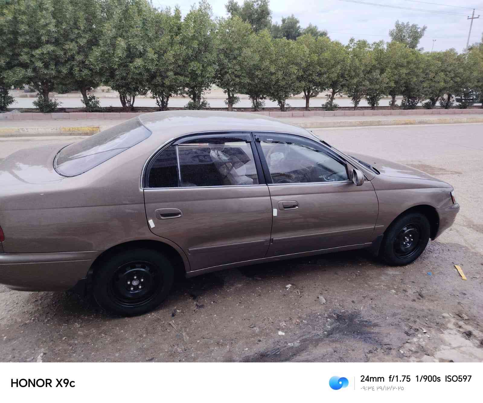 سلام عليكم كورله كروناه موديل 1993سياره مكفوله من ضربه فقط صبغ جمليه مكينه الف 1800كير ومكينه مكفولته تخم تاير جديد صدر مامي وخلفي جديد هزه جديد سنويه الى ٢٨كهربايته كل شغله كل نقص مابيه سياره جديد وحله من صوره وتريك وين مايعجبك السعره 52مكاني واسط الكوت وهذ رقمي ***********
