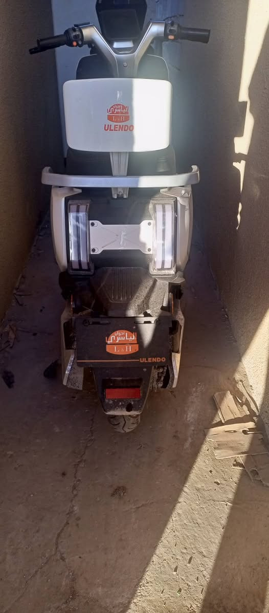 سلام عليكم حبايب كلبي هاي دراجه البيع جديده جديده صار شهر ونص من شتريتهه بيهه كسر صفير بل جاملغ مكانهه زعفرانيه السعر 900وبيهه مجال خواتهه مليون 100شراي يتصل واني خادم لان صار عندي ضرف وريد بيعهه ***********
