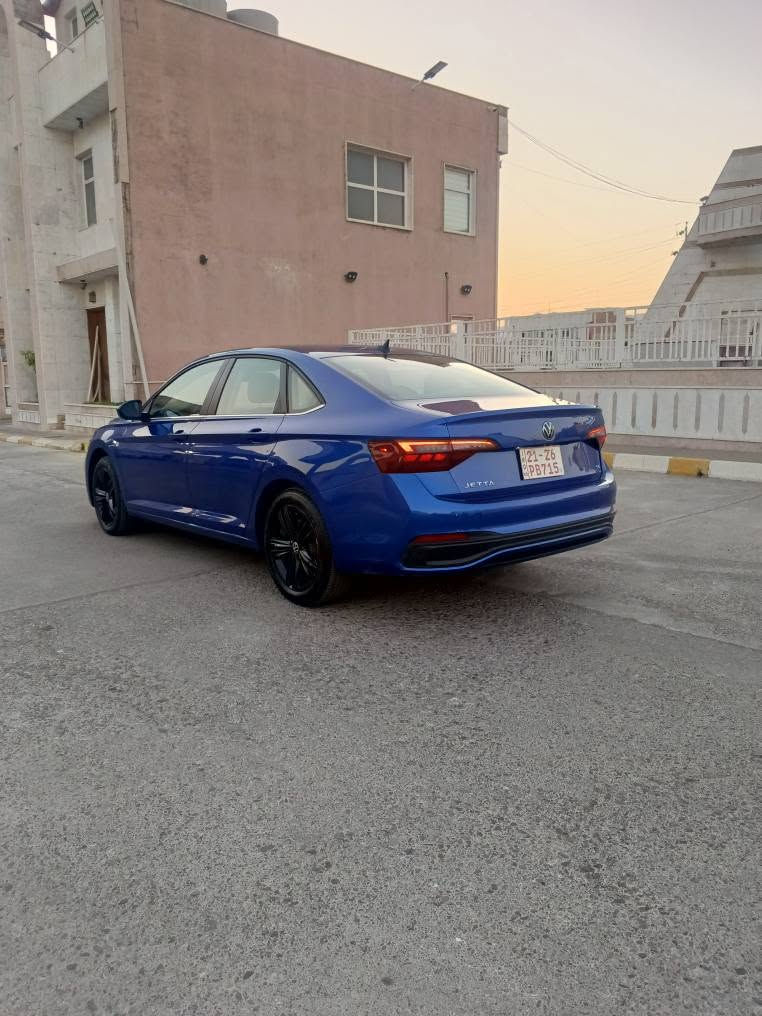 فوكس وراكن جيتا وارد امريكي 
موديل 2024
مواصفات 
بصمه 
شاشه كبيره 
كاميرا دوار 
رادار امامي 
رادار خلفي 
رادار جانبي 
حساسات 
تحديد سرعه 
تحديد خط مسار 
سياره جاملغ واحد صبخ 
بدون دواخل 
بدون ارباك 
سعرها 132 ومجال بسيط 
مكان سياره عقره 
تلفون *********** اكر, نينوى
