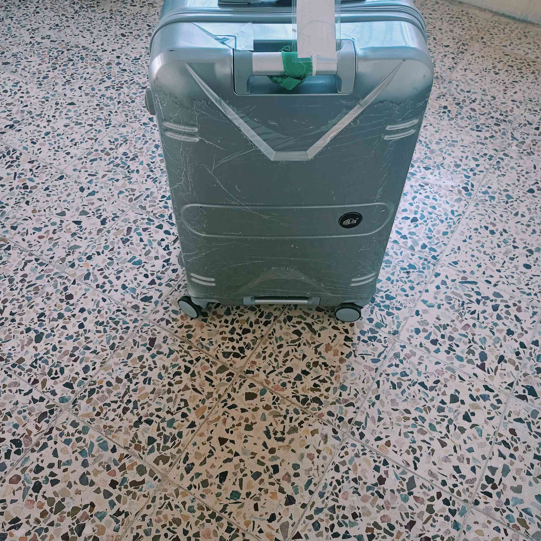 جنط لبيع جديد سعر مناسب
‏‪0751 062 9834‬‏
