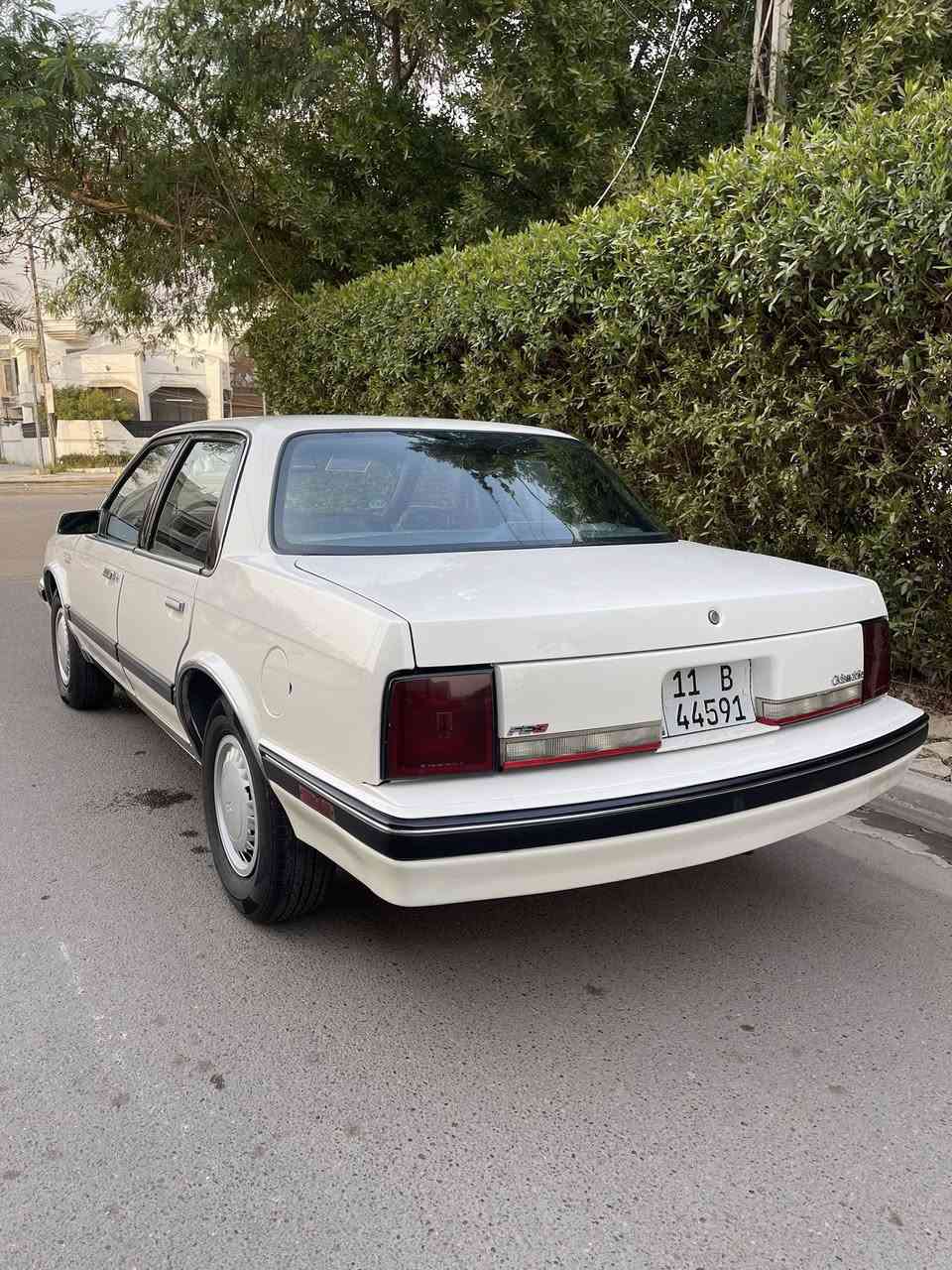 للبيع اولدز موديل 1990
كير محرك بلاد شرط الفحص
منظومه تبريد جديده وشغال 
صدر امامي خلفي جديد تخم تاير جديد 
مسجل اصلي شغال والاريل كذاك شغال 
كهربائيات سياره بلاديه اي تحوير مابيهه
الغرفه كلهه جديده وبلاديه 
صبغ قطع بسبب جراد مكفوله من الضربه والتبديل والتعديل والمعجون 
سنويه بأسمي هزه ورقم جديد 
مكان سياره بغداد 
السعر 68 مجال قليل 
***********
