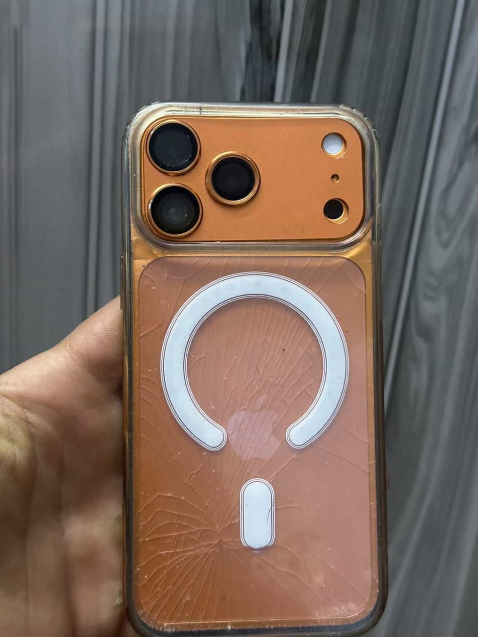 سلام عليكم لبيع 14برو ماكس ضهر مفلش مبدل شاشه ذكره256 بطريه100 سعر575 مكان بلديات شارع لمصرف ***********
