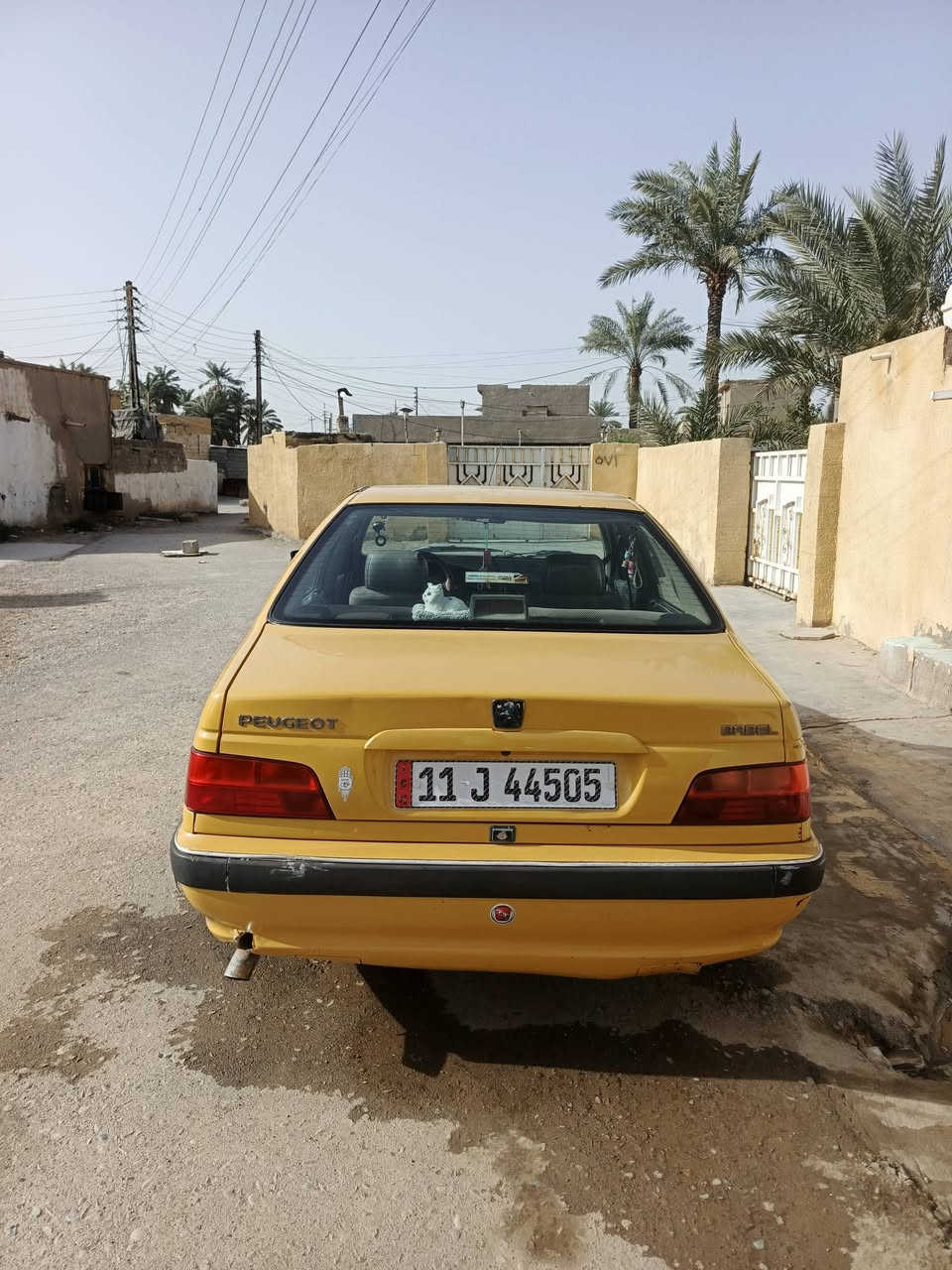 بيجو بارص 2015 سياره حلوه بسمي تحويل ثاني يوم مصفره هيئه وغرامات تجي تشوف وتقتنع وبخدمتك
السعر 50 وبيها مجال حك الجيه  
***********
