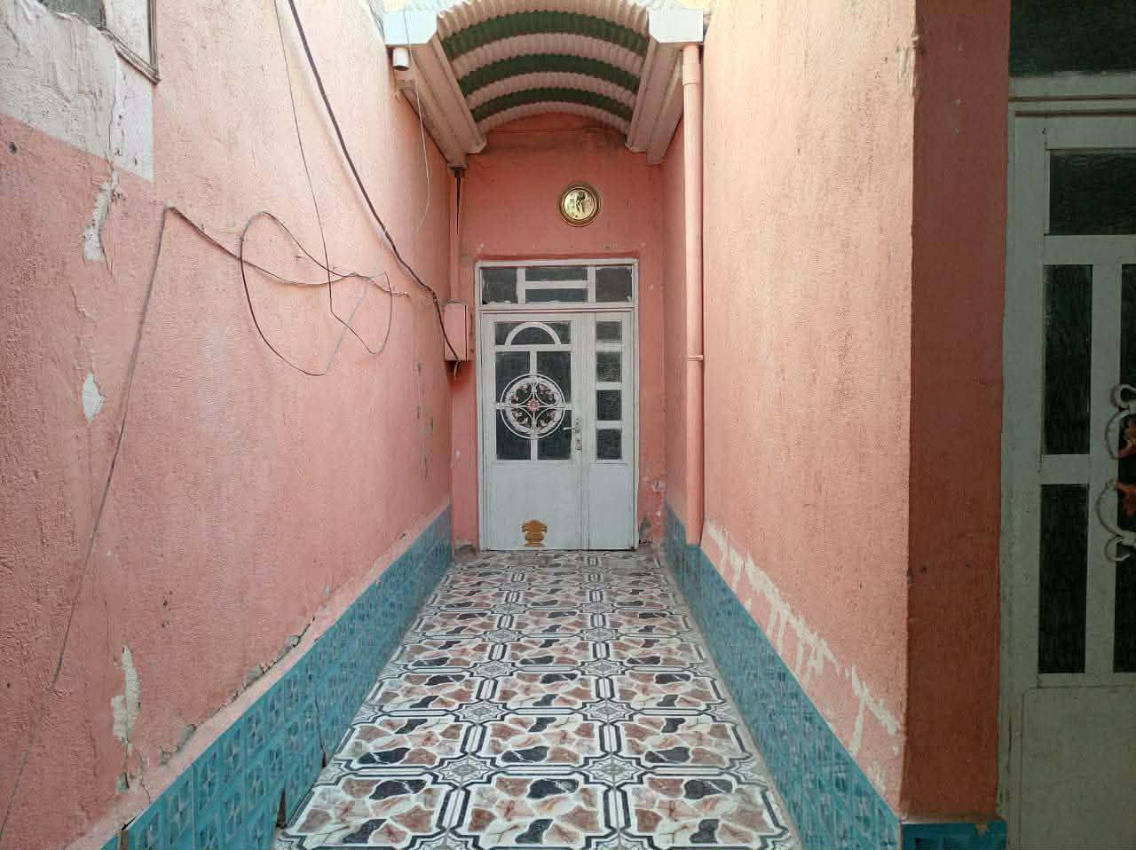 دار لللايجار 100متر كوفه  سايدين مطار جديد قرب الرادار  قريب عماد سكر 
يحتوي ع غرفه وصاله وستقبال ومطبخ وصحيات
200الف بشهر 
للاستفسار الاتصال بمكتب الفهد للعقار 
***********
أمانة الله  بلغو من طرفي حلا سيف
