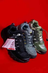 أحذية جبلية • ذنورث • توصيل مجاني