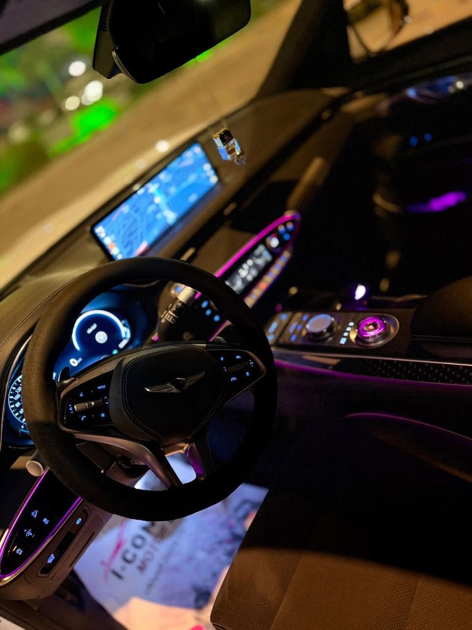 السلام عليكم اخوتي
جنسزز مديل 2022  برستيج

المواصفات.

كشن كهرباء تدفئ تبريد

رادارات 

كامرات جوانب +امامي خلفي +كامره قمر اصطناعي 

بنراما 2 قطعتين 

محرك 6 سلندر 2 تيربو 

السونار مرفق بل منشور ومثل ماموضح الحادث 

تحويل مباشر باسمنه 

موقع السياره شقق زيونه 

للاتصال ***********
