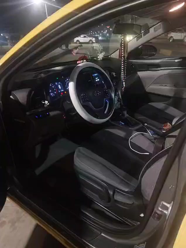 السلام عليكم
النترا موديل 2018 

بنزين +غاز منظومه جديده 

الضرر بنيد +جامرلغ حادث امريكا ..

مصلح نفسه بدون دواخل بدون ايرباك ستتم بلادي 

السياره متصرف عليها ربع كامله من كافة النواحي 

السياره بأسمي شرط التحويل سنويه لل30
السعر ..126 وبيها مجال بسيط 

العنوان..ديالى .بعقوبه .

للاستفسار..***********
