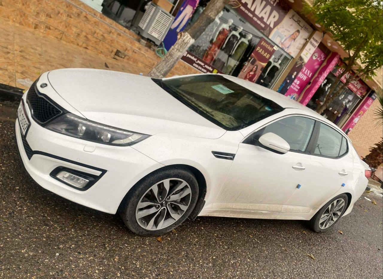 السلام عليكم اوبتيما خليجي 2014شكل ال15 محرك 2400 مفتوح فقط كازكيت كير كفالة فول عده البنراما حساسات امامي خلفي كشاف لايت ويه الستيرن كامره شاشاه تدفئة كشنات خزن ميموري نضام ABS وESP منضومه زنون لد خلفي امامي كشنات جلد ماشيه 375 الف للبيع او المرواس  النترا من 16 فوك مكاني كوت السعر 145 هذا رقمي *********** /***********
