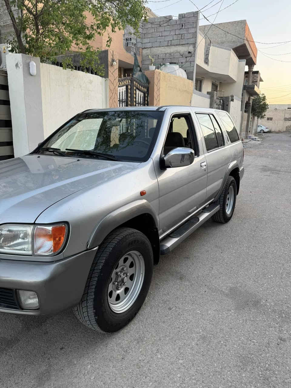 نيسان بافندر 2004
سيارة جديدة تبريد ثلج رقم وتحويل مباشر بيهة ماكان جدا قليل صبغ مال جناي سيارة 
للستفسار ***********

