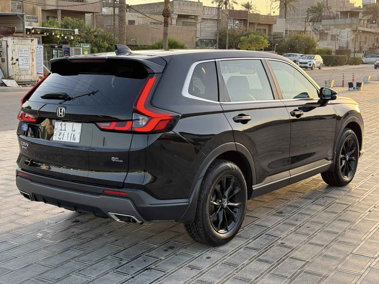 CRV 2024 تورنك
رقم بغداد بأسمي موديل :- 2024
المسافة المقطوعه :- 44.000 ميل 

حادث السياره واضح بصور بدون شواصي بدون دواخل 
جاملغ وبنيد راجعات بارد فقط شفة البنيد بيها صبغ شي بسيط  ما مفتوح بيها ولا برغي ايرباك فقط دركة وبرده 

مواصفات السياره اعلى شي بCRV 
كشنات جلد 
كشنين كهرباء 
تدفئة كشنات امامية وخلفيه
تدفئة ستيرن 
شاشة كبيره 
خزن ذاكرة مقاعد 
شاحن وايرلس 
جنطة كهرباء 
هاند بريك بصمة 
حساسات امامية وخلفيه 
رادار امامي وخلفي وجانبي 
كامره خلفيه
فتحة سقف 
أنظمة قيادة 3 
بيها بعد مواصفات واضحة بصور 

مكاني بغداد حي الجامعه 
للاستفسار ***********
