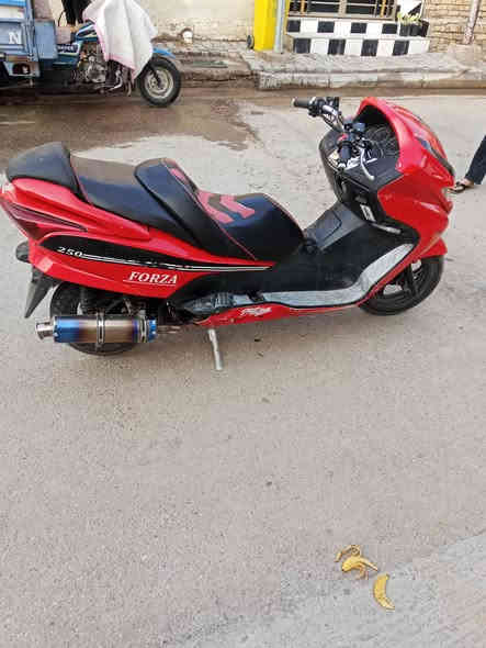 سلام عليكم فورزه 08مكينه لا تنقيص ولا تبخير خرسه
اكلج امامي جديد 
اكلج خلفي جديد 
قايش جديد
صالنصه رياضي 
مكان كوت سعر 800 بي مجال قليل او امراوس بقفاز  رقم ***********
