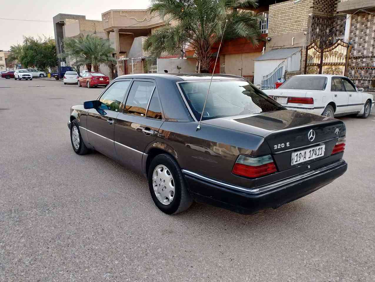 المكان النجف 
دب بيبي مكينه ٣٢٠ سياره جديده تبريد 
عرضه ٧٣ وبيه مجال قليل 
***********
***********
