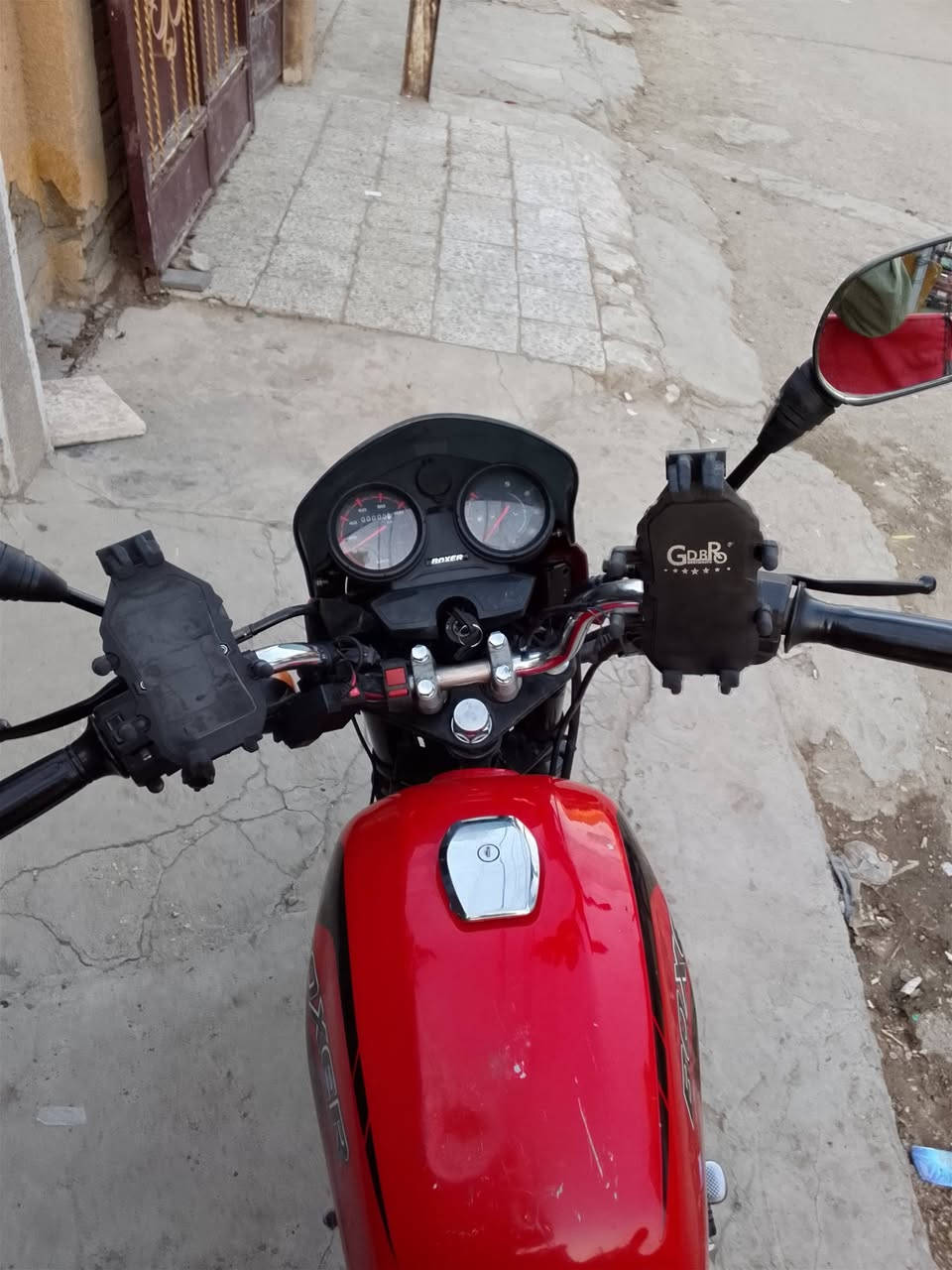 بوكسر 23بدون اوراق مكفوله كفاله عامه رقم شاصي موجود ومكفول سرقه وعشائريا السعر 950وبيه مجال للشراي مكاني بغداد سيديه أو زعفرانيه***********
