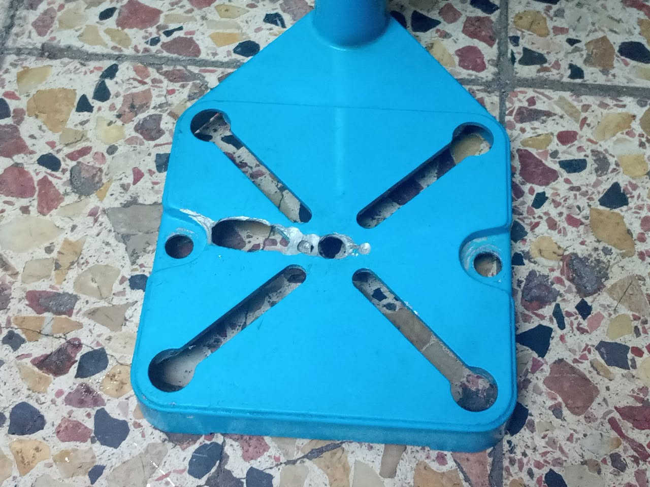 ⭕ يوجد توصيل لكافه المحافظات
ستاند دريل  اخو الجديد استعمال قليل السعر 25 الف المكان بغداد ***********
