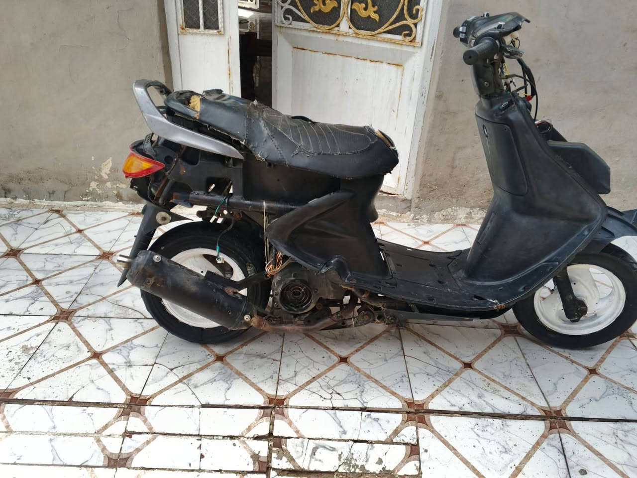 سلام عليكم فرشه  للبيع كله شغاله مكاني الديوانية قضاء المهناويه سعر 250وبيه مجال *********** شراي يتصل
